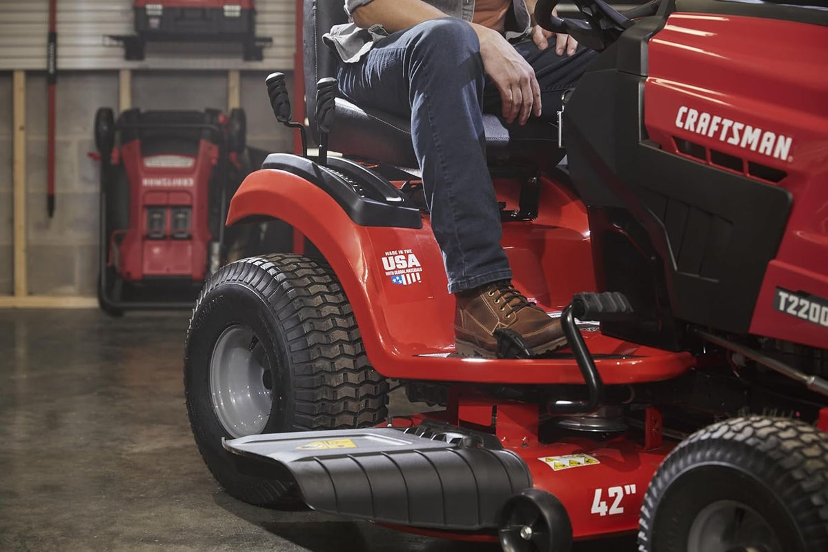 Craftsman T2200K 42-in 20 HP 725cc Hydrostatic Riding Mower